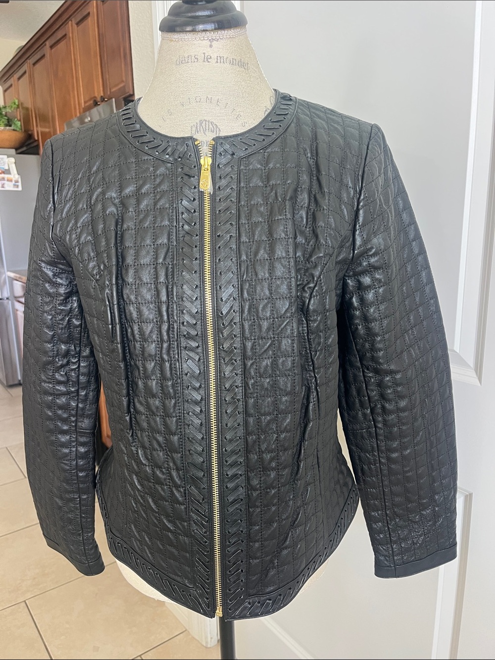 NWOT CWonder tan quilted leather whip stitch round collar, zip up jacket size 12